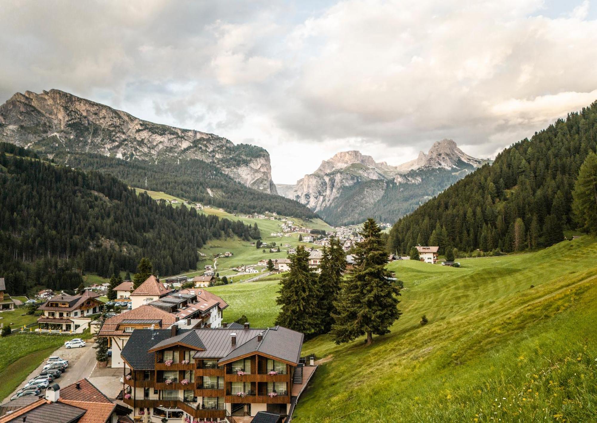 Hotel Belaval Selva di Val Gardena Exterior foto